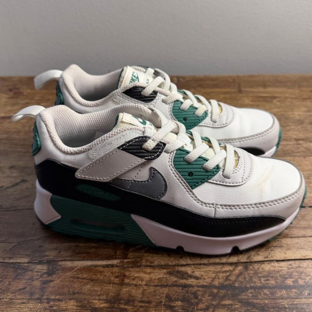 Nike Air Max 90 Easy On Youth shoes size 2